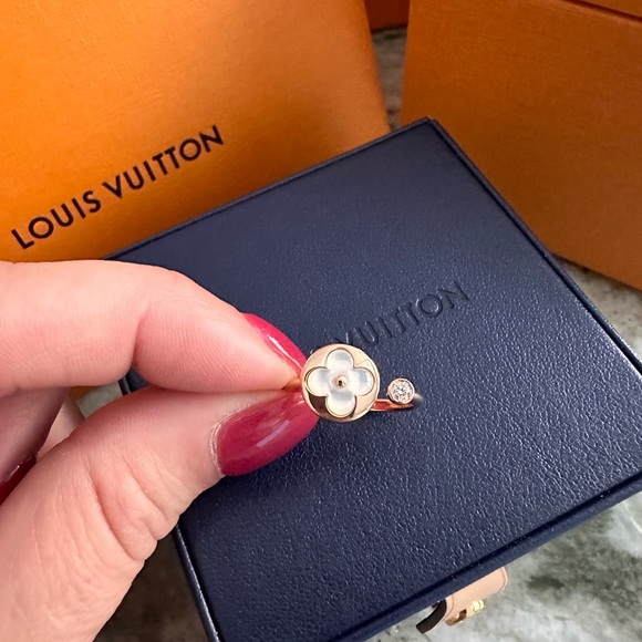 Mother of Pearl and Diamond, pink gold, Blossom Mini sun ring - Picture 7 of 11